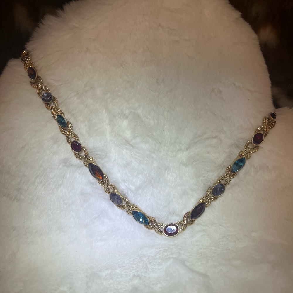 Gold tone and multicolor rhinestone leaf design necklace - Picture 11 of 12